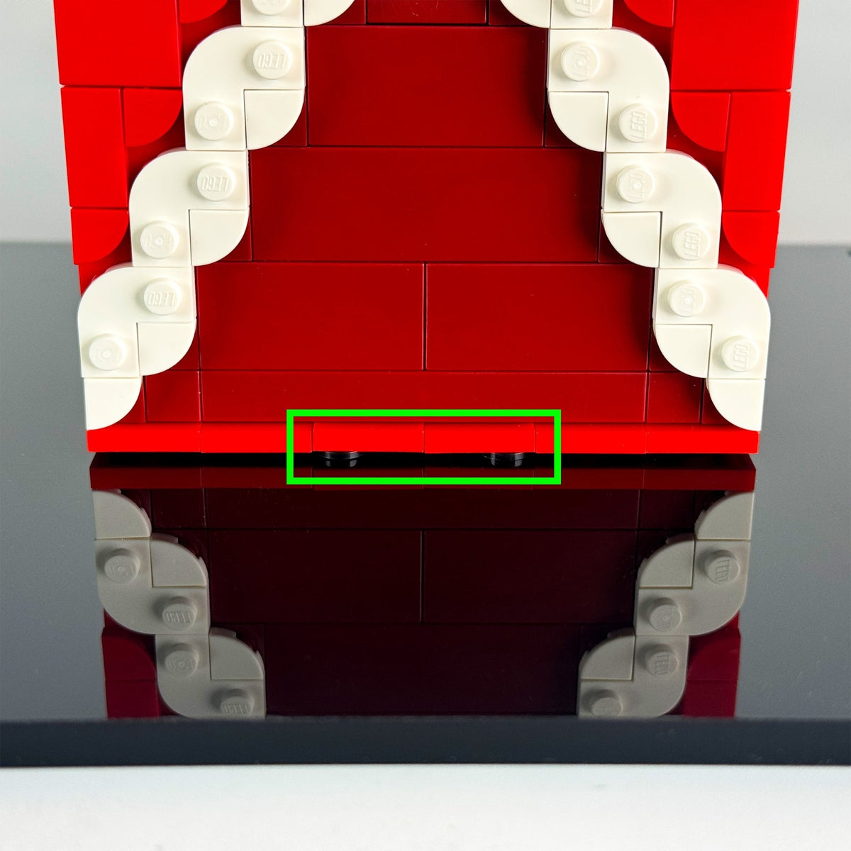 Display Case for LEGO® 40875 Up-Scaled Mrs. Claus Minifigure