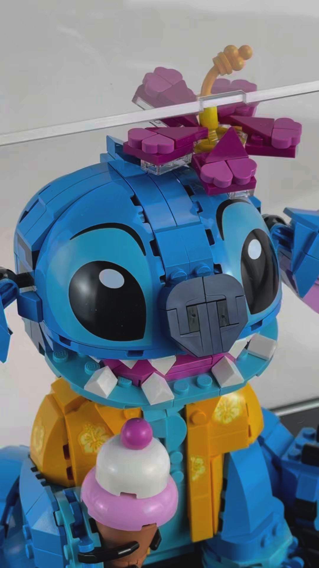 43249 display case lego disney stitch video